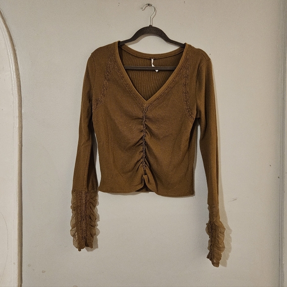 Free People Wear Me Out Thermal Mesh Lace cuff Sleeve Top Olive Leaf Sz L Crop - Picture 2 of 6